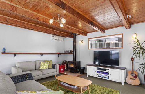 Waiwera House | Waiwera Estuary Escape - Waiwera Accommodation
