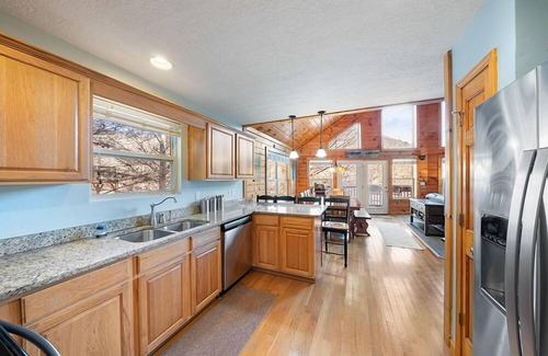 Lakeside Estates House | Wake Dreams' Lakefront Cabin, Private Covered Dock, Private Hot Tub, sleeps 30