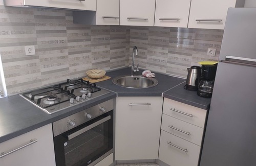 Lukovo Apartment | Wake up to the sound of the waves: Apartment a step away from the beach!