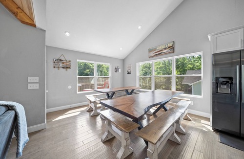 La Follette House | Waker's Paradise: Lakefront,9br/8.5ba, Private Dock,Hot Tub,Gameroom,Sleeps 32