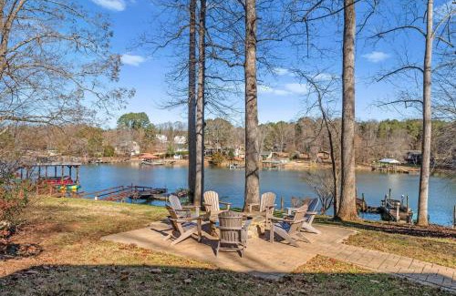 Sherrills Ford House | Waking Up Norman Lakefront Getaway Fire Pit Lake Views