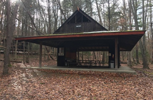 Petersburg Cabin | Wald - Rustic Lakeside Cabins half hour to Penn State
