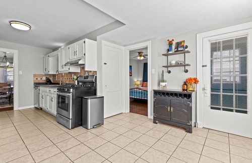 Ward Parkway House | Waldo Craftsman - Walkable to shops & dining + fenced yard/parking!