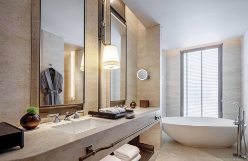 Ratchaprasong Hotel | Waldorf Astoria Bangkok