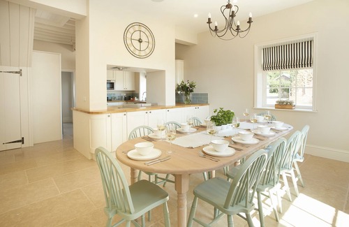 Market Rasen Cottage | Walesby House - a joint marketing that sleeps 10 guests in 5 bedrooms