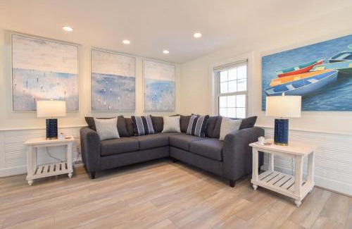 South Harwich House | Walk 300 Yards to Beach!