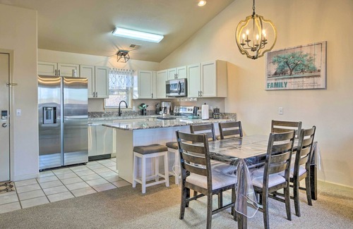 Branson West Condo | Walk-In Branson West Condo w/Balcony, Pool Access