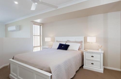 Anna Bay House | Walk on Birubi 1 WI-FI Boat Parking and Water Views
