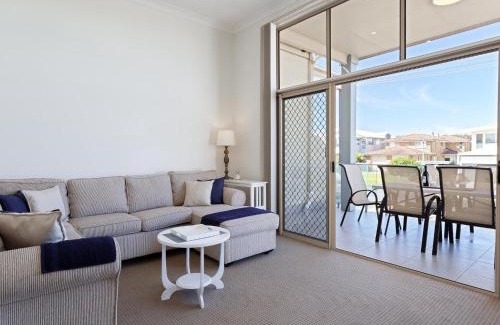 Anna Bay House | Walk on Birubi 1 WI-FI Boat Parking and Water Views