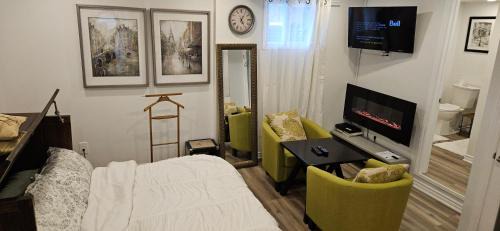 Lincoln Apartment | Walk out Basement Studio