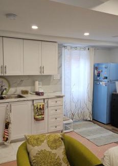 Lincoln Apartment | Walk out Basement Studio