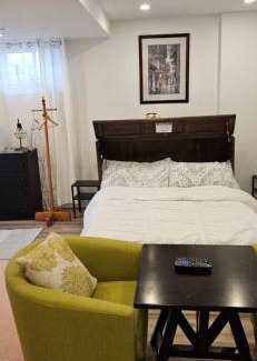 Lincoln Apartment | Walk out Basement Studio