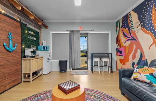 Swansboro Apartment | Walk Score 99/Waterfront/Upscale Design/2 Kayaks