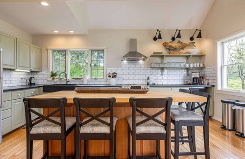 Cape Elizabeth Other | Walk the beach or watch the tides from "Boatyard". 6 bedrooms, AC, waterfront!