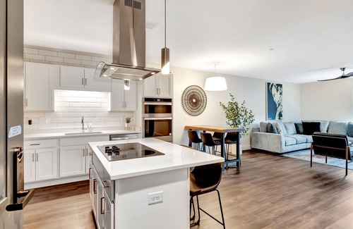 Donelson Apartment | Walk the Line Two Bedroom: Where Johnny Cash Lives On
