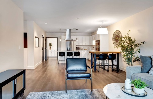 Donelson Apartment | Walk the Line Two Bedroom: Where Johnny Cash Lives On