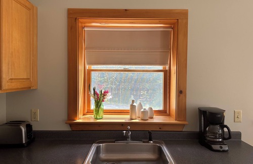 Southwest Harbor Apartment | Walk to Acadia Trails - Flying Mountain Apartment