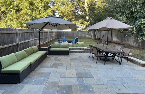 Central Arlington House | Walk to AT&T Stadium & Globe Life. Perfect Backyard for dining & entertaining