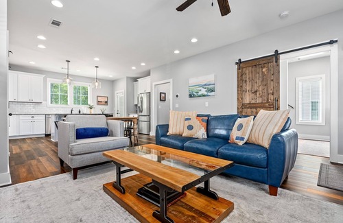 Auburn House | Walk to Auburn Campus Park at Home Free Golf- Tennis Easy Drive