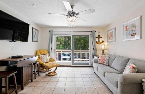 North Forest Beach Apartment | Walk to Bars and Shops Resort Condo in Hilton Head!