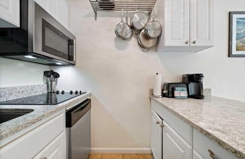 North Forest Beach Apartment | Walk to Bars and Shops Resort Condo in Hilton Head!