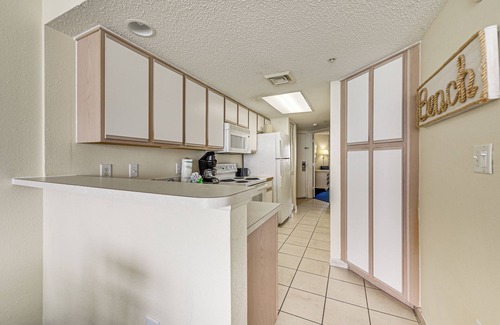 Ash Apartment | Walk to Beach: North Myrtle Beach Resort Apt!