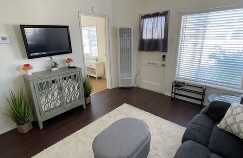 Grover Beach Cottage | Walk to Beach - 2b1b Butterfly Cottage Sleeps 4