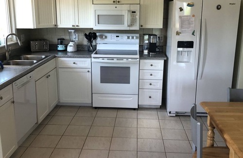 Eastward Look House | Walk to Beach: 7 beds 5 bedrooms 2.5 baths, H&C outdoor shower, oversized yard