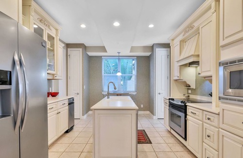 Longbeach Village House | Walk to Beach, Amazing Views, Longboat Key, Aqua Bay