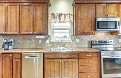 Port Bolivar House | Walk to Beach: Bayfront Gilchrist Getaway!