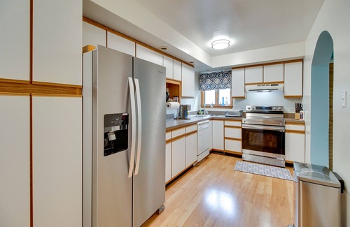 Calvert Beach-Long Beach House | Walk to Beach: Charming Maryland Home w/Yard!