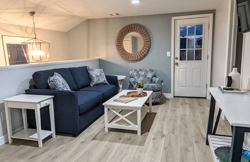 North End House | 🏖️ Walk to beach, coastal luxe🌟NEWLY remodeled, large deck in ❤️ of OC!