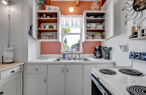 Flagler Beach House | Walk to Beach | Dog-Friendly Cottage | Ocean View | Garage Parking |Close to Downtown Flagler & Pier