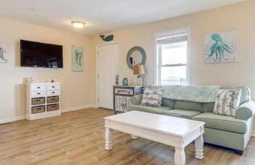 Surf City Apartment | Walk to Beach Family-Friendly Surf City Condo!