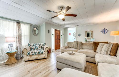 Fort Walton Beach House | Walk to Beach Fort Walton Coastal Retreat