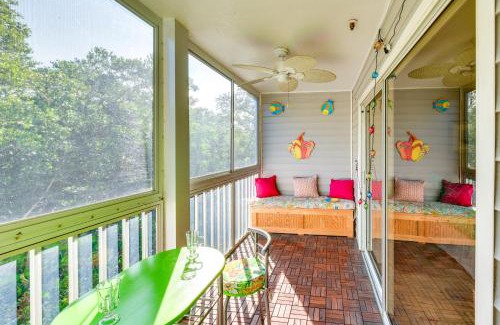 Holmes Beach Apartment | Walk to Beach Home with Porch on Anna Maria Island!
