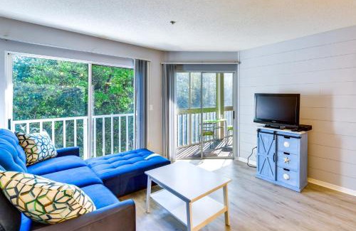 Holmes Beach Apartment | Walk to Beach Home with Porch on Anna Maria Island!