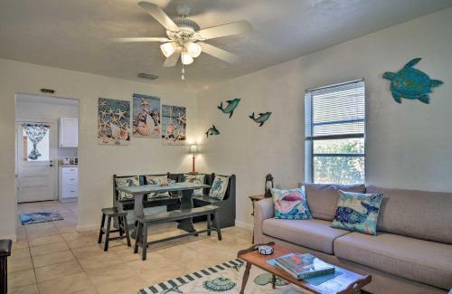 Treasure Island House | Walk to Beach Pet-Friendly Treasure Island Home