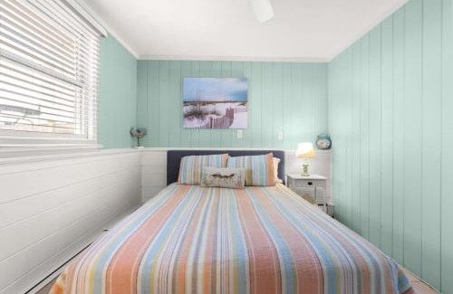 Newburyport Apartment | Walk to Beach Playground Lighthouse North End