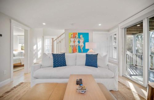 North Eastham House | Walk to beach private patio