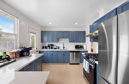 Linda Mar House | Walk to Beach - Remodeled Coastal 3 Beds Home Safe Town Highway 1 Near SF/SFO