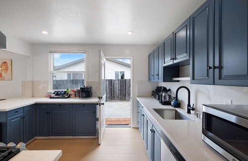 Linda Mar House | Walk to Beach - Remodeled Coastal 3 Beds Home Safe Town Highway 1 Near SF/SFO
