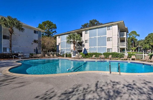Folly Field Apartment | Walk to Beach and Golf Course Hilton Head Getaway!