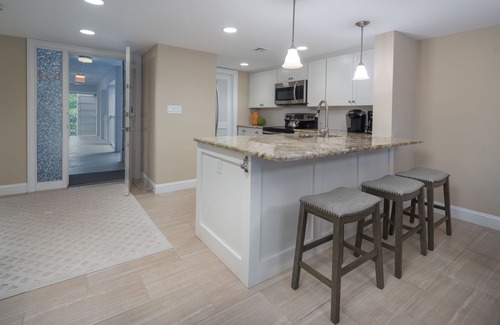 Sea Pines Condo | Walk to Beach Club, Pet Friendly, Open Plan and Golf View