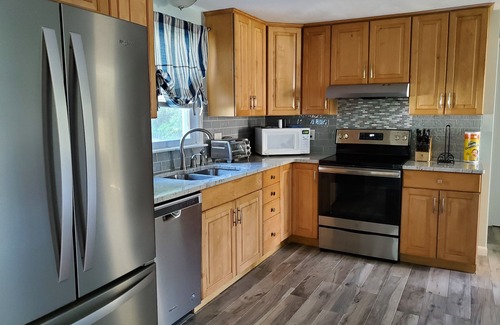 Eastward Look House | Walk to Beach with with central AC!