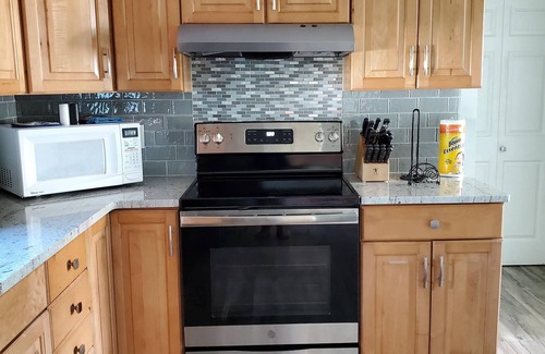 Eastward Look House | Walk to Beach with with central AC!