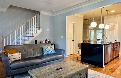 Peoplestown House | Walk to Beltline, Restaurants & Grant Park! King Primary Suite!