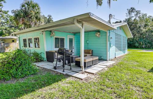 Crystal River House | Walk to Boat Launch Crystal River Home with Lanai