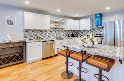 Utica House | Walk to Boat Ramp: Fenced Home in Jeffersonville!