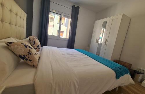Collblanc y La Torrassa Apartment | WALK to CAMP NOU - Wi-Fi AC 3 Bed by MyRentalHost